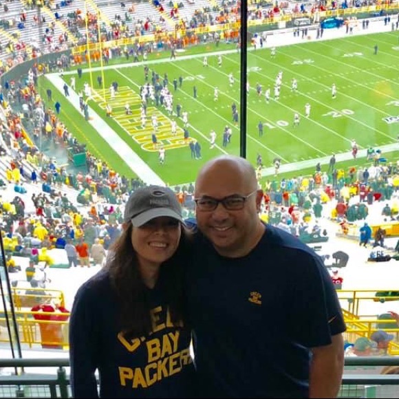 Meet your posher, Mae - Picture 2 of 5